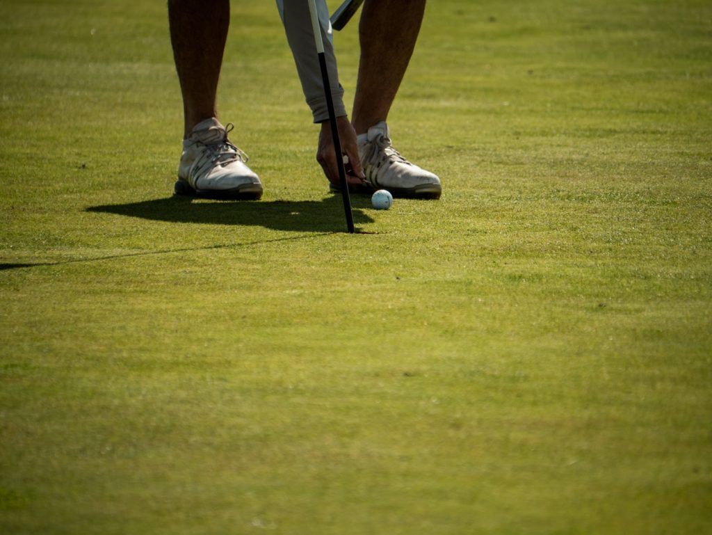 A man about to tee